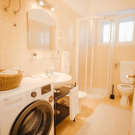 Cozy Family Friendly House Nyaraló Zára